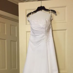 David’s bridal wedding dress. Size 6-8